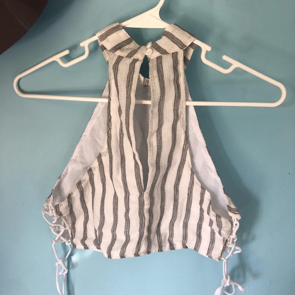 LF Crop Top Halter - Picture 2 of 2